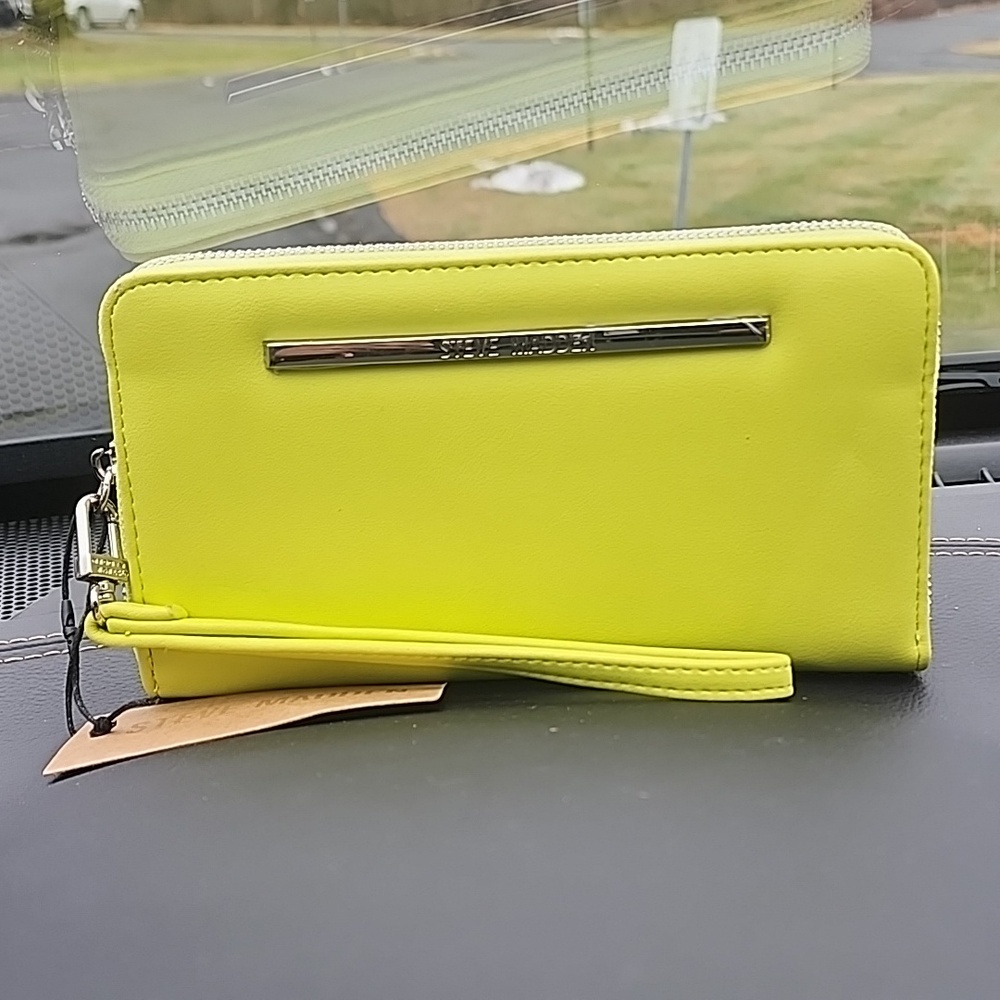 Steven Madden Wristlet